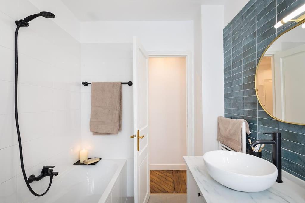 Sirene - 2 A Batignolles * Parijs